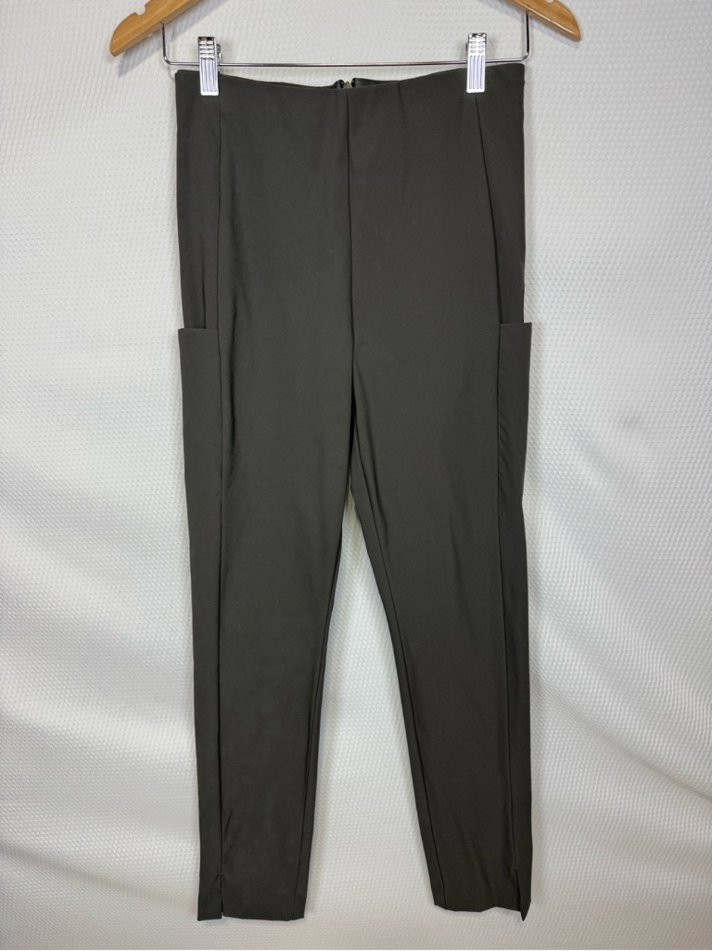 Athleta Wander Slim Pant Gray Size 4 Back Zip #353450-05 Sleek